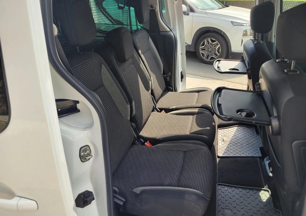 Peugeot Partner cena 43500 przebieg: 166000, rok produkcji 2017 z Gorlice małe 277